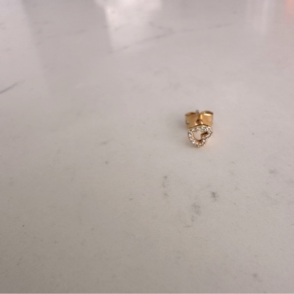 NWOT Stud CZ HEART STUD Stud in Gold/Clear - Picture 4 of 4